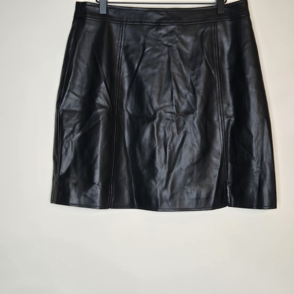 CITY CHIC NWT Lanie Fitted Faux Leather Pleather Skirt - Picture 9 of 15